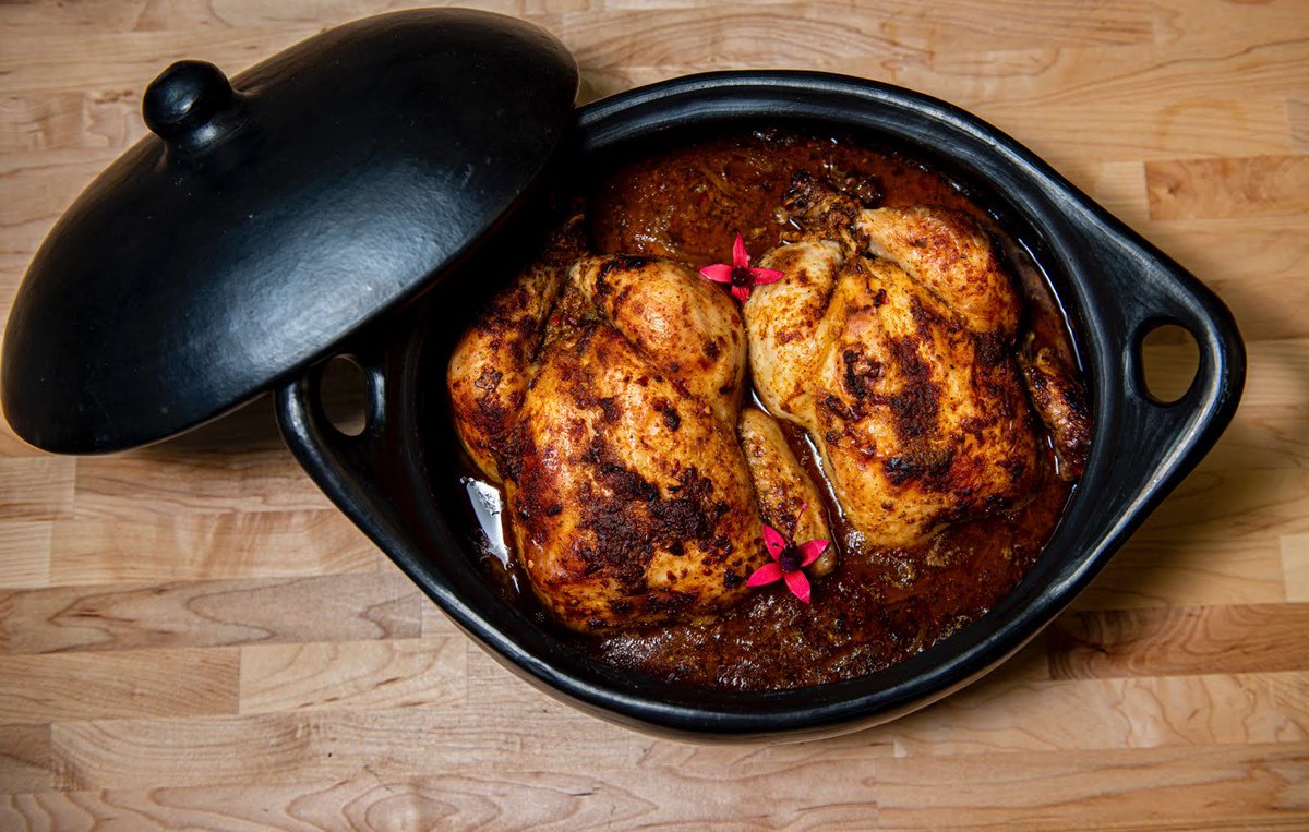 AncientCookware's tweet photo. A common mistake when cooking with clay pots is to allow drastic temperature changes. To avoid this, always let your pot get hot with the oven or stove and cool with it. 
https://t.co/cHh5Tcg2IV...
#claypot #cooking #clay #cookingathome #ancientcookware #claycookware https://t.co/mYtfcybUDl
