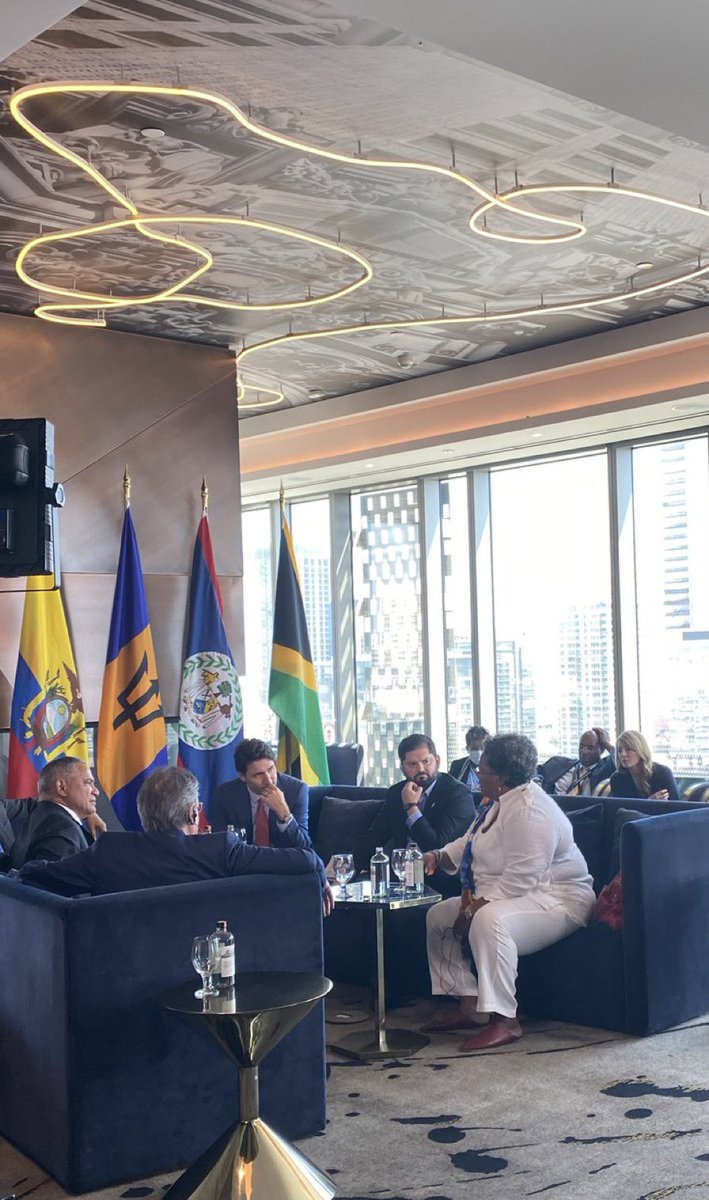 DanAlbas's tweet photo. This picture was taken yesterday. Trying to interpret the PM’s mask policy is not unlike watching a wind vane… https://t.co/HzdJlmuJ7X