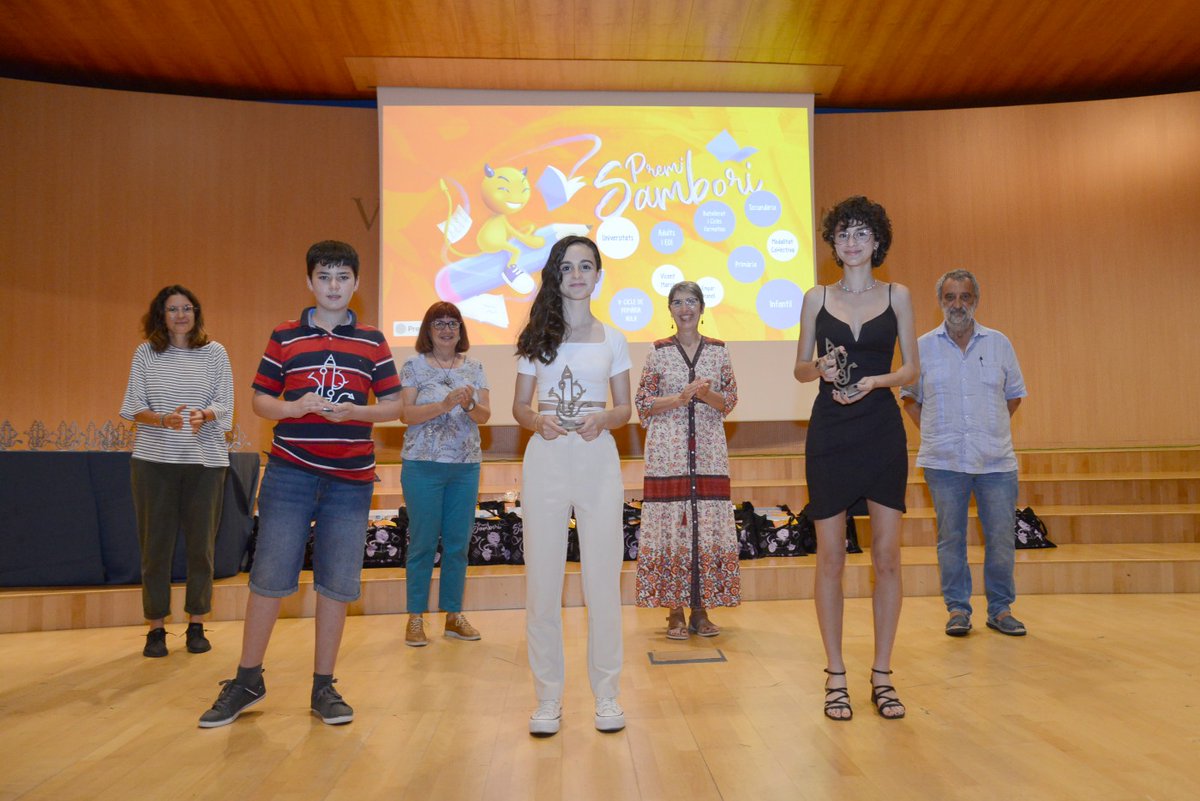 Les terres del #Vinalopó acolim #PremiSambori de 1r Cicle de Secundària: 

👿2n – Claudia Navarro Martínez, Col·legi Santo Domingo Savio, #Petrer, amb “El receptari màgic” 

👿3r – Maria Ibarra Guirao, IES Canónigo Manchón, #Crevillent, amb “La fugida”

📷bit.ly/3tqUUkW