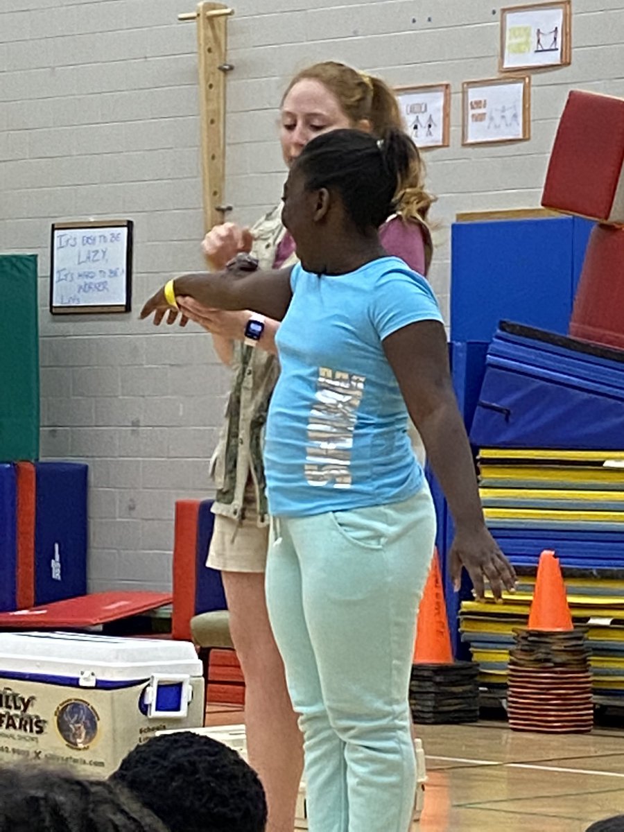 Watson_3rdGrade's tweet photo. Silly Safari Summer School Day. @tripleI2014  @WayneTwpSuper @StegCIA @IXScience https://t.co/GHboJWhs4O