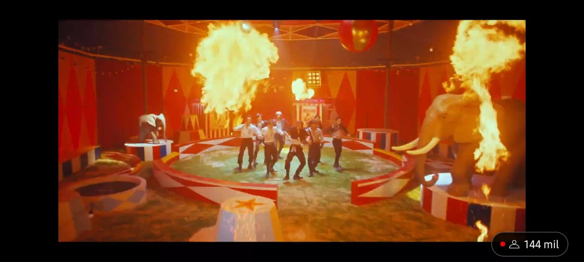 samistay_'s tweet photo. EU TE AMO STRAY KIDS, EU AMO O TALENTO E A DEDICAÇÃO DE VOCÊS, EU AMO TUDO TUDO TUDO 
#StrayKids
#JAPAN_2nd_Mini_Album
#SKZ_CIRCUS https://t.co/2ePwPPFON3