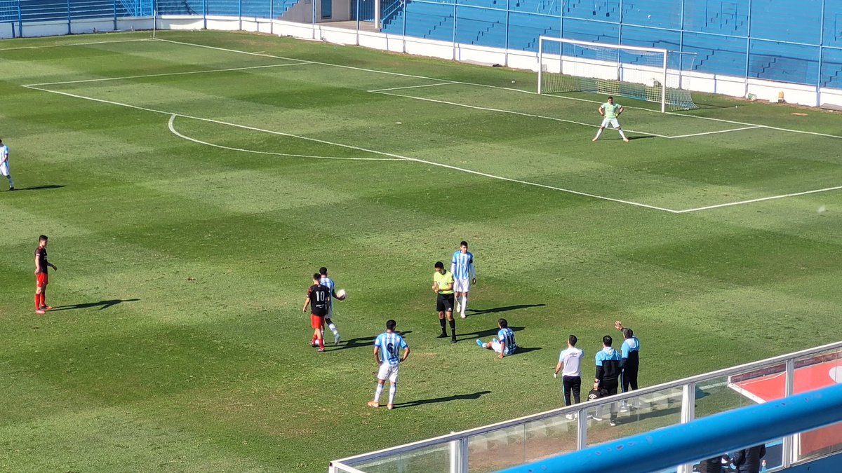 SofyFloress's tweet photo. 7' ST amarilla para Carlos Airala (River Plate) https://t.co/Gj391gbrQz