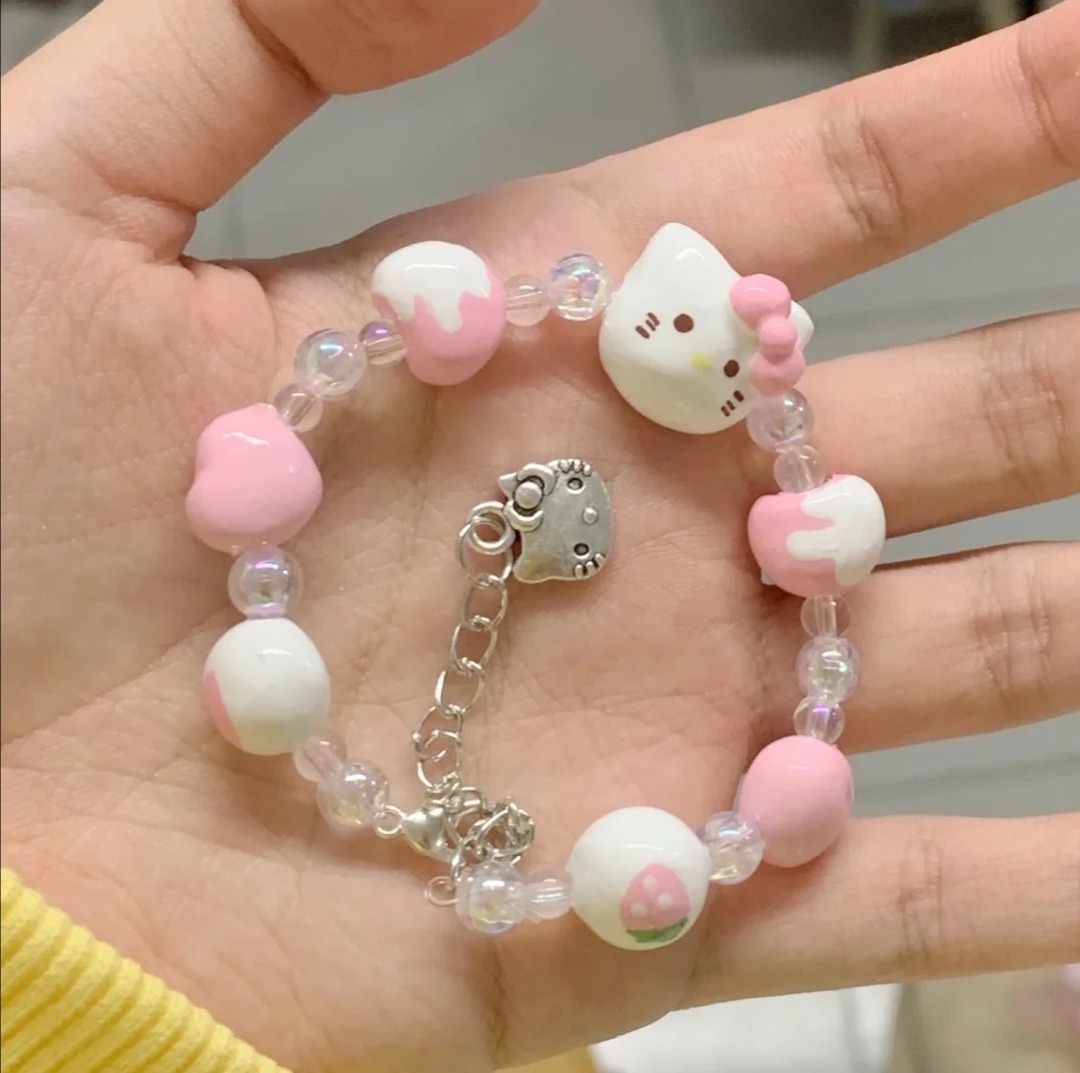 okiomy's tweet image. hello kitty bracelet