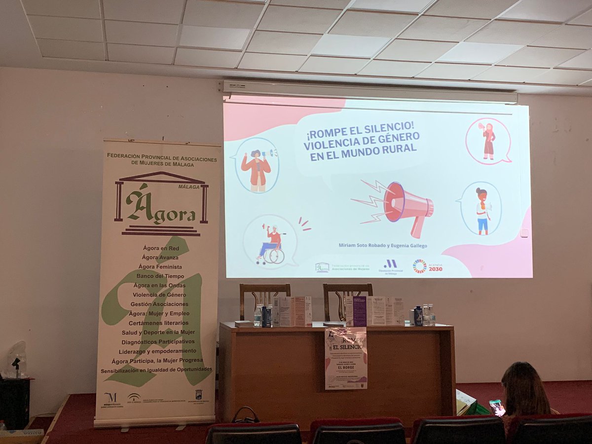 AgoraFederacion's tweet photo. ¡Esta mañana hemos finalizado nuestro proyect  'ROMPE EL SILENCIO!' sobre violencia machista en el mundo rural en El Borge! Os dejamos algunas fotos de la jornada 👇🏻 https://t.co/4VX3UYW5sf