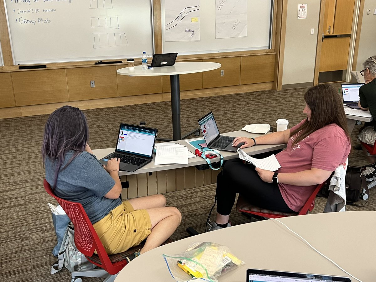 kyjo41's tweet image. ✨Battle Ship✨
We are in Unit 3, Lesson 2 of @codeorg. Time for some competition while we learn to plot shapes in Game Lab.
@TeachCodeNeb @TeachCode
