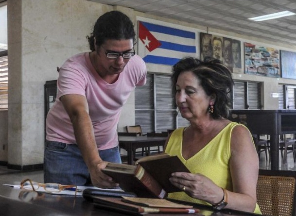 7 de junio, día del bibliotecario:

bibliotecología (sustantivo femenino)
Disciplina que se ocupa del estudio de los aspectos concernientes a las bibliotecas y centros de información.
Ej.: Mi hermana Irene estudió Bibliotecología en la universidad. bi-blio-te-co-lo-gí-a
DBE/CLA