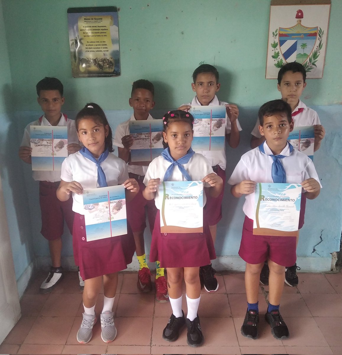 BoschTroadio's tweet photo. Reciben reconocimiento por participar en el concurso, "Luces para la vida"
#EducaJM
#SomosCuba 
#SomosContinuidad https://t.co/Cbe41kgzFK