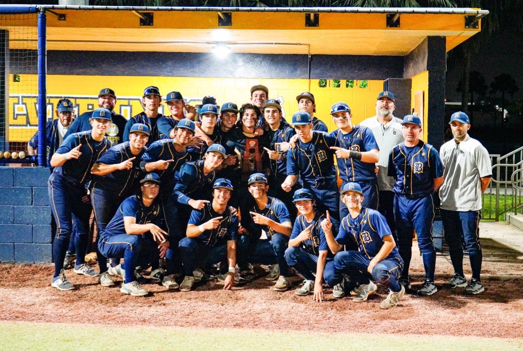 ⚾️Post Season Honors:
**Marco Fuentes - 1st Team All-County Miami Herald and HSBN, FACA

**Nick Alonso - 1st Team All County Miami Herald and HSBN

Miami Herald 
2nd Team All County:
Brandon DeGoti, Chris Bayo, 
Matt Huembes 
3rd Team: Mike Cruz
HM: Cordero, Echeverria, Fernandez