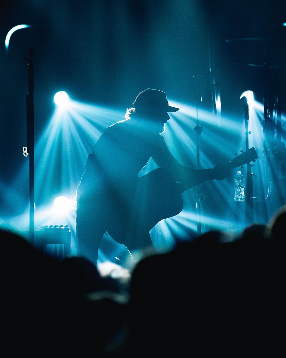 Thomas Rhett tweet media