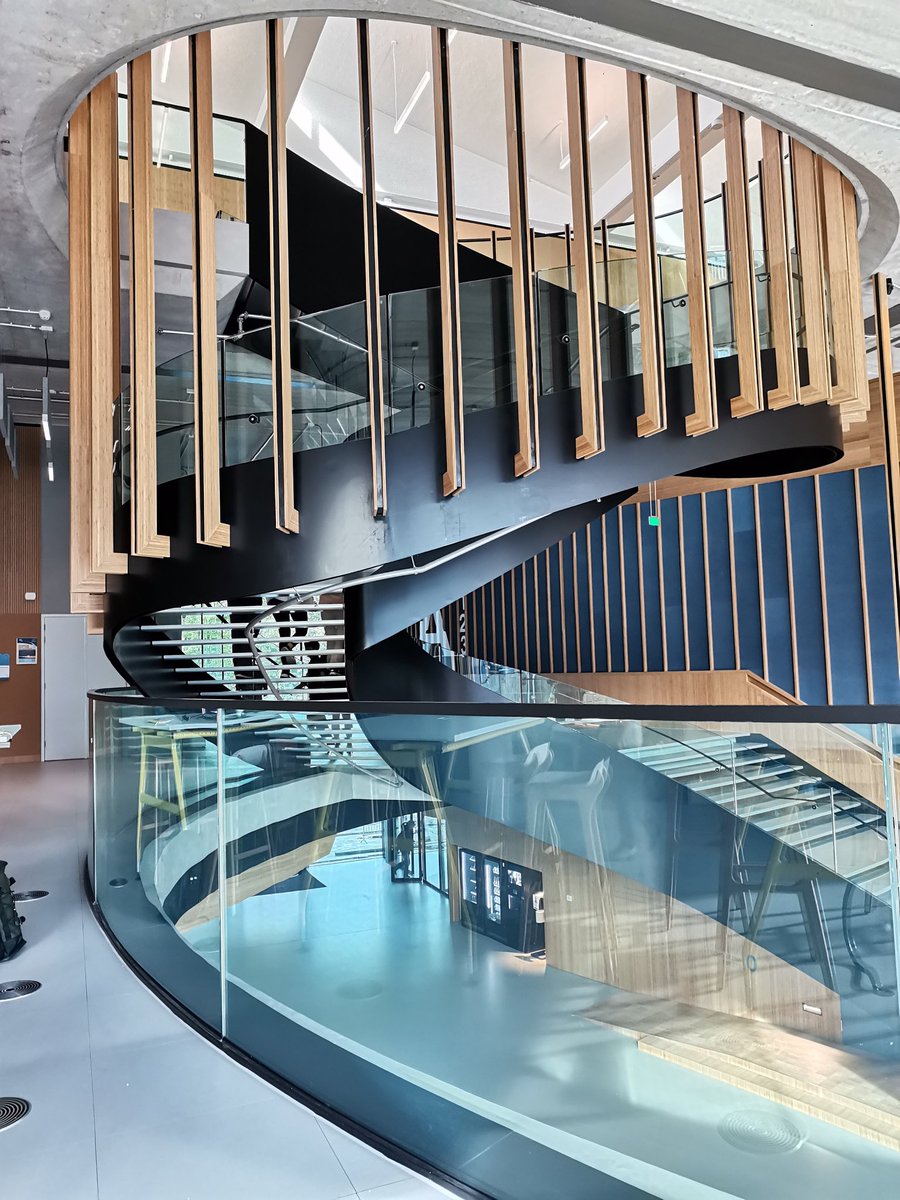 Probably the air conditioning system is still is progress but I liked the interior design of the new building at the #tudelft campus, a lot!
#echotudelft #tudelftcampus