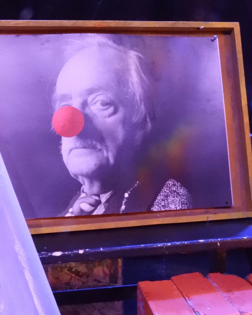 "Olvidos, Simulacros y Basuras. El Actor Anarchivista"

🎭🎟️ Hoy jueves 9 de junio, toda Boletería a $15.000 🎟️🎭

Temporada del 8 al 18 de junio 
Miércoles a sábado.

Compra tus boletas en linea
🔵Página web: teatrolacandelaria.com/events/olvidos…