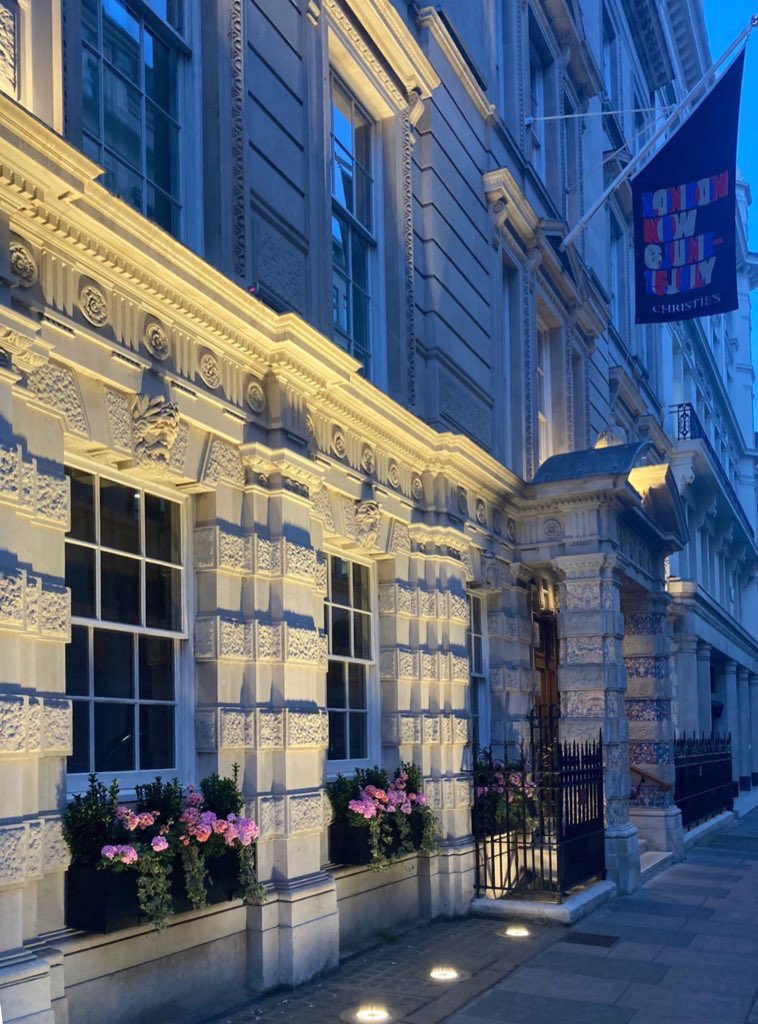 Astra ☾ tweet media