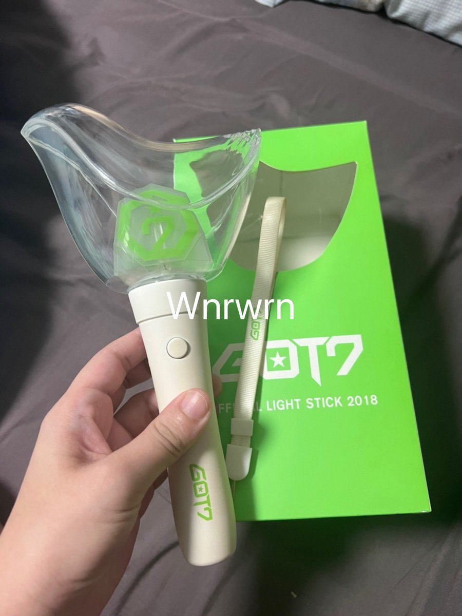 WNRWRN's tweet photo. ขายอากาบง ver.2พร้อมส่ง💚ของแท้
มือ 2 นะคะเคยเอาไปคอน 1 ครั้ง

ราคา 1200 บาทรวมส่ง (มีกล่อง)

#ตลาดนัดอากาเซ #ตลาดนัดอากาเซ่ #ขายขอสะสมgot7 https://t.co/MwnKKiV2WO