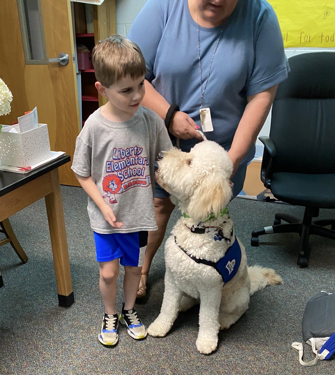 fssdysi's tweet photo. Today @fssdFMS Wilson came to visit! He loved checking out the Sewing,Escape Room, STEMtastic Science, Sports Fanatics, Design on a Dime, and Cookies By Design! https://t.co/1k6noZ9MWq