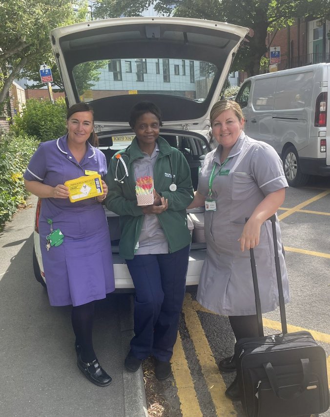 louchap01's tweet photo. Very proud to share with everyone the launch of Chemotherapy@Home service. Great collaboration with Macmillian Haematology Clinical Nurse Specialist Team, ward F11, Cancer &amp; Complex Care directorate &amp; @NCADandPGroup @OldhamCO_NHS @ExpTeamNCA @AntDuffy https://t.co/WIacmAebzL