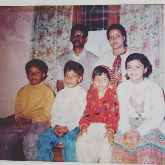 MeetModi02's tweet photo. @Devoleena_23 
Wow what a beautiful Memories 🥰🥰
I love this picture👨‍👩‍👧‍👧👨‍👩‍👧‍👧
Family is First person in the world😇😇
So beautiful picture✨✨
#DevoleenaBhattacharjee 
#Devoleena https://t.co/jN5NkS24Nw