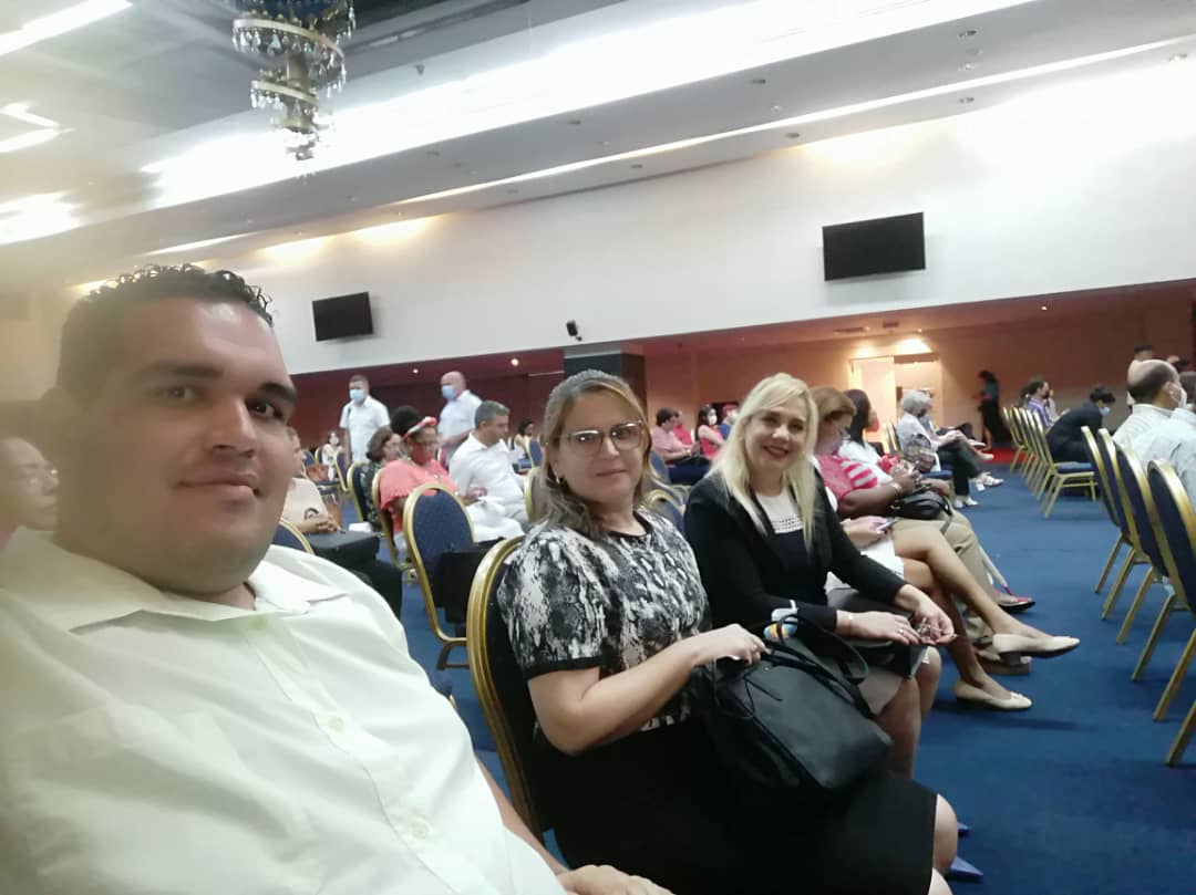 Varios especialistas y directivos de la banca cubana presentes en el evento de la <a href="/ANEC_Cuba/">ANEC</a> Interesantes paneles. <a href="/andreslpz024/">Andres Lopez Rondon</a> <a href="/BancoCentralCub/">Banco Central de Cuba</a> <a href="/Bandec97/">Banco de Crédito y Comercio</a> <a href="/CubaBPA/">Banco Popular de Ahorro, Cuba</a> <a href="/BancNacCuba/">Banco Nacional de Cuba</a>