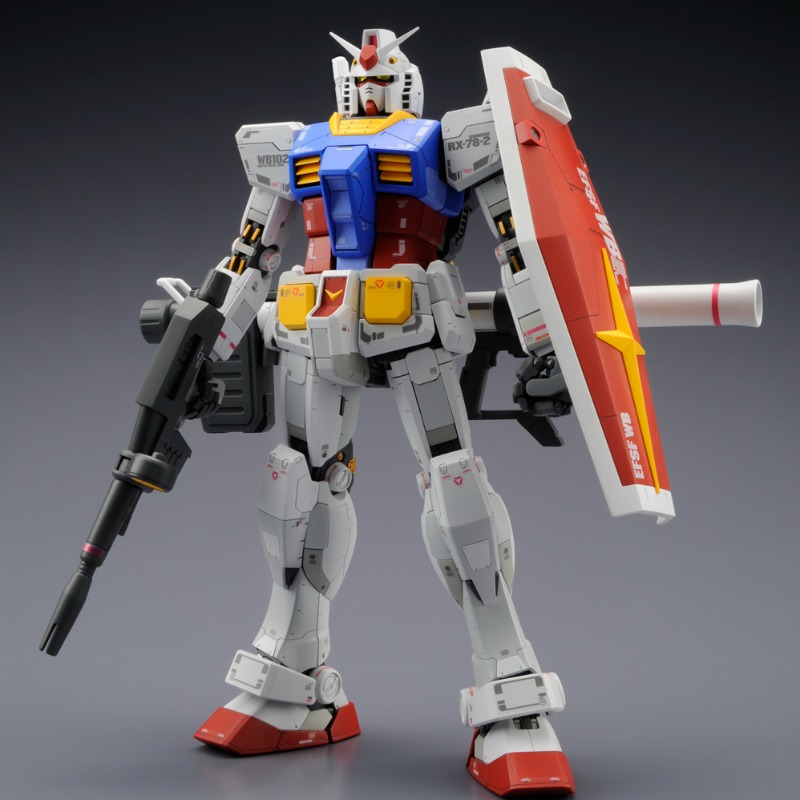 UNIQLO_France's tweet photo. JEU CONCOURS ⬇
A l'occasion du lancement de la nouvelle collection UT GUNDAM, tentez de gagner 2 Tshirts &amp; 1 maquette MG 1/100 RX-78-2 GUNDAM  VER3.0 (18cm) exclusive à monter @BandaiNamcoFR
Pour cela il vous suffit d'indiquer votre taille sous ce tweet.
Tirage au sort le 21/06. https://t.co/in5Bg2sdqx