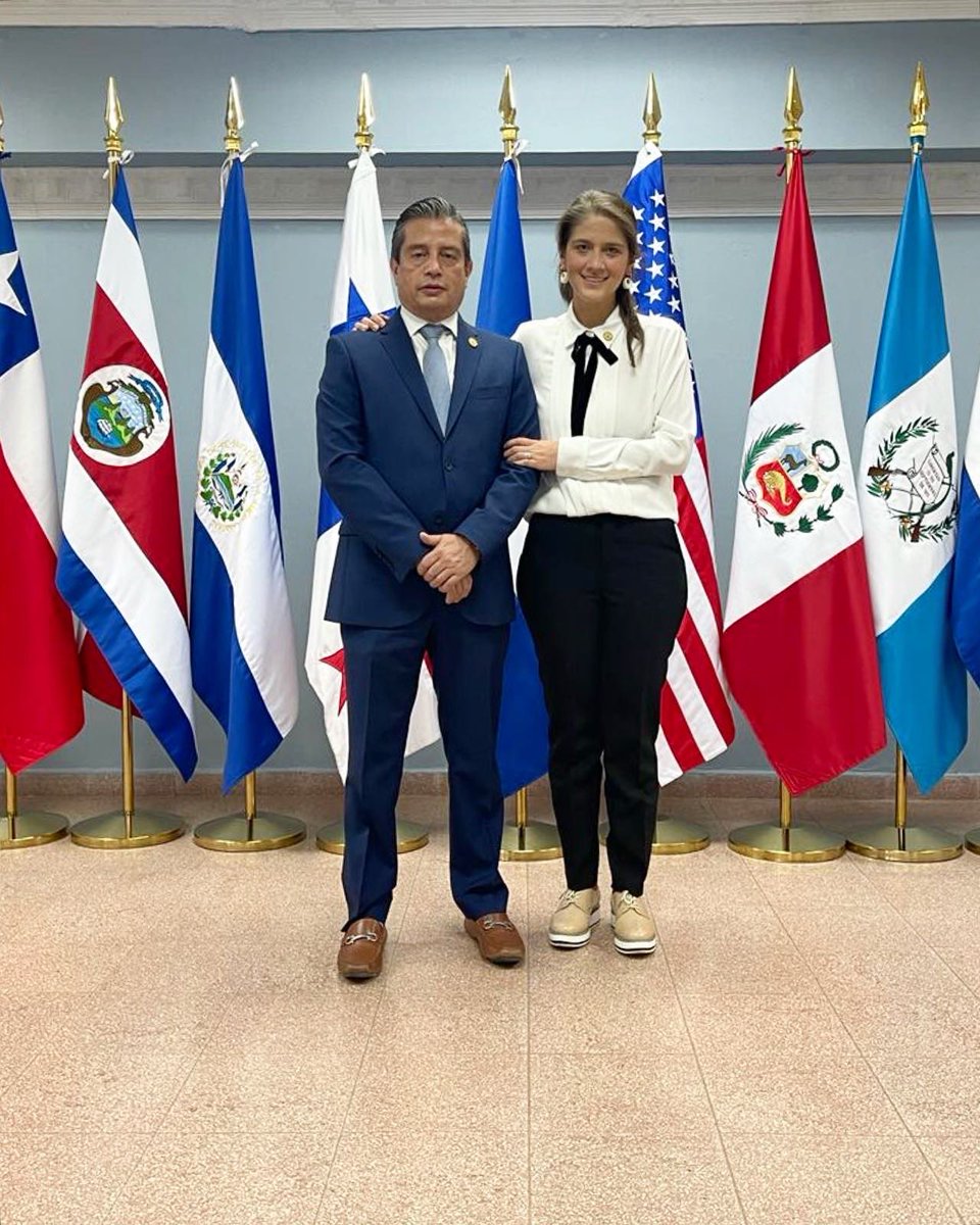 CroweHonduras's tweet photo. Felicitamos a nuestro Socio-Director @dfortinv y nuestra Gerente de Operaciones @ceciifortin, por ser los primeros miembros del Instituto Internacional de Auditores Forenses Antifraude (IIAFA) de nuestro país. https://t.co/nrLd0UTJj3