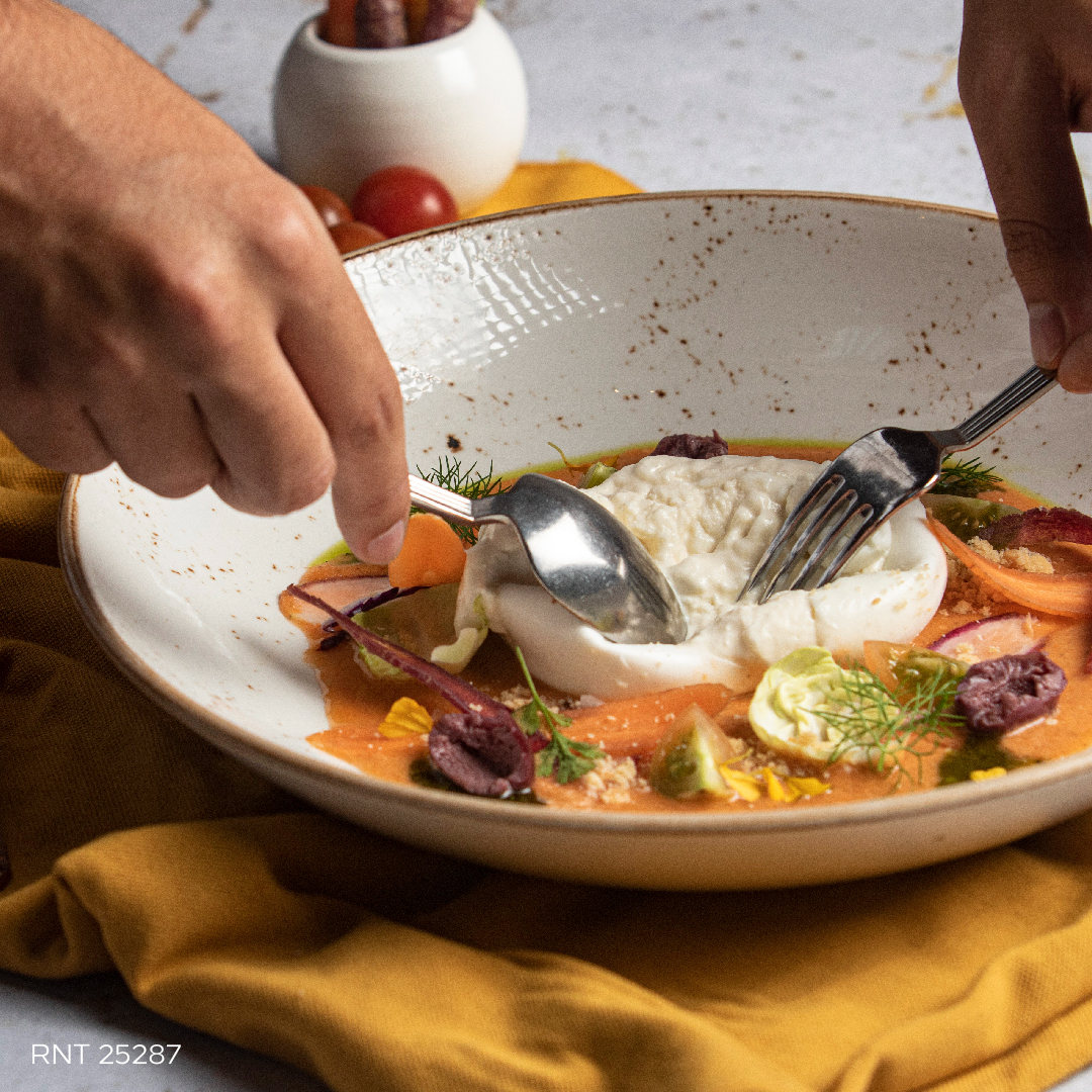 En @laventanabogota cocinamos con pasión y cuidamos hasta el más mínimo detalle para que tu paladar, viva una experiencia especial y única.😏✨🍽️

RESERVAS: +57 601 600 6100 ext 2611
bogota.events@hilton.com
WhatsApp +57 322 344 9691
#Hilton #LaVentanaBogota #FoodPorn #Tasty