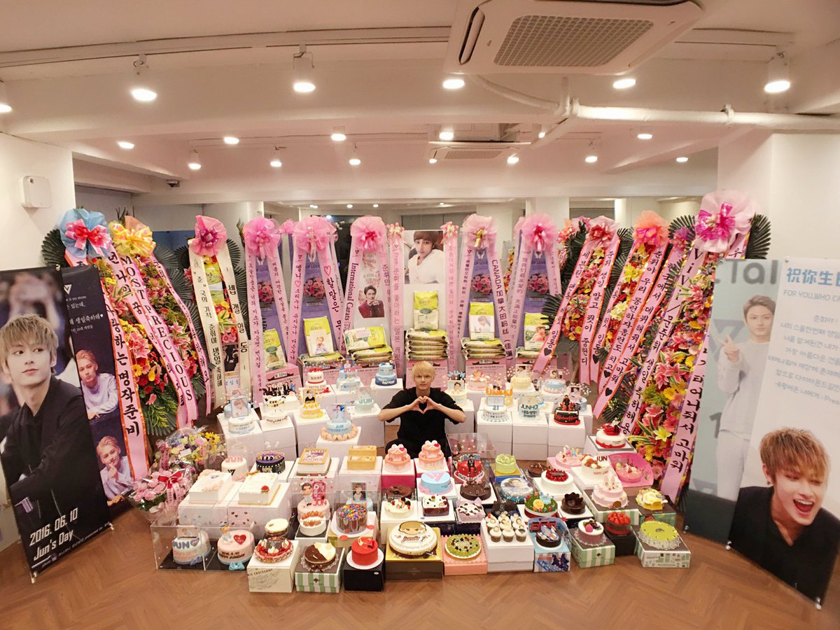 WJHFOLDER's tweet photo. Since it's Junhui's birthday, here's pictures of him when he got so many cakes on his birthday reason why they banned giving cakes to your idols. https://t.co/qBKZqirRvE