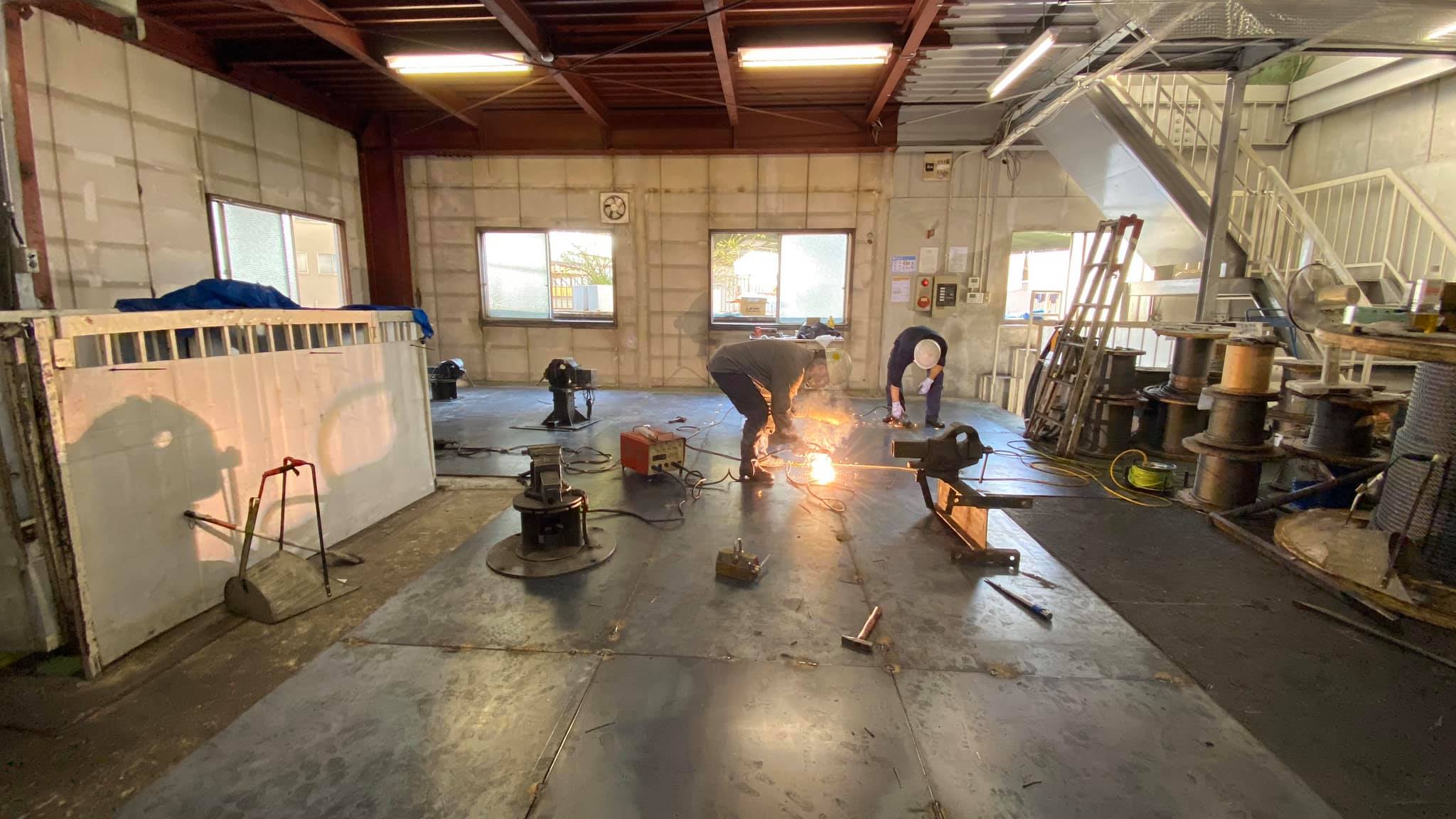 オラン 中村工業のフェイスブック少しだけ見てきたけどちょっと覗いただけでもうお腹いっぱい 現場猫しかいないのかこの会社 とりあえず軍手半袖ノー防護マスクノー保護ゴーグル釣りワイヤー切断は伝統芸なのねここ T Co Tfl1k97vap Twitter