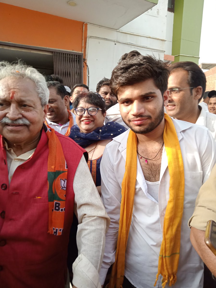 PrateeksharmaP2's tweet image. आज क्षेत्रीय कार्यालय पर राज्यसभा सांसद डॉक्टर लक्ष्मीकांत वाजपेई जी के प्रथम मेरठ आगमन पर भव्य स्वागत..।
#Lakshmikant
@LKBajpaiBJP #Meerut