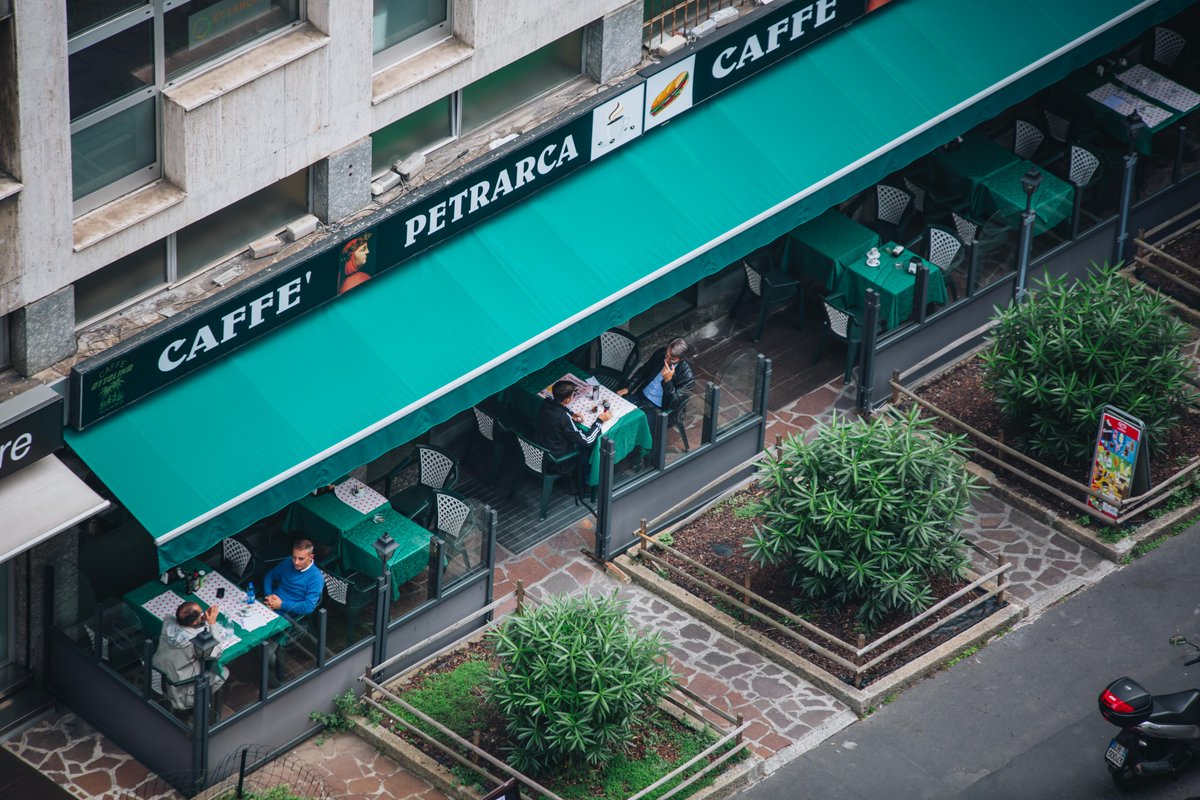 nvayrk's tweet photo. #tbt to these Milano scenes with the gang captured by our boy Kenji Muto.

#nvayrk #lamarzocco #cyclingconnects #lineamini #espressoisajourney #coffee #cycling #milan #italy https://t.co/XEHeZVpjl0