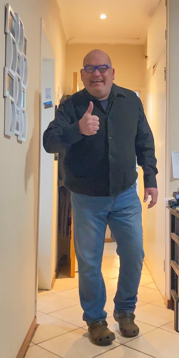 Zoom outfit!
All business on top, all denim at the bottom...

Hit the #iKag meeting first, then also had subsequent meetings with Anesu, Tshego, Tony and the team at GEMS... 

What does your Zoom-outfit look like? 
#zoomoutfit 😜