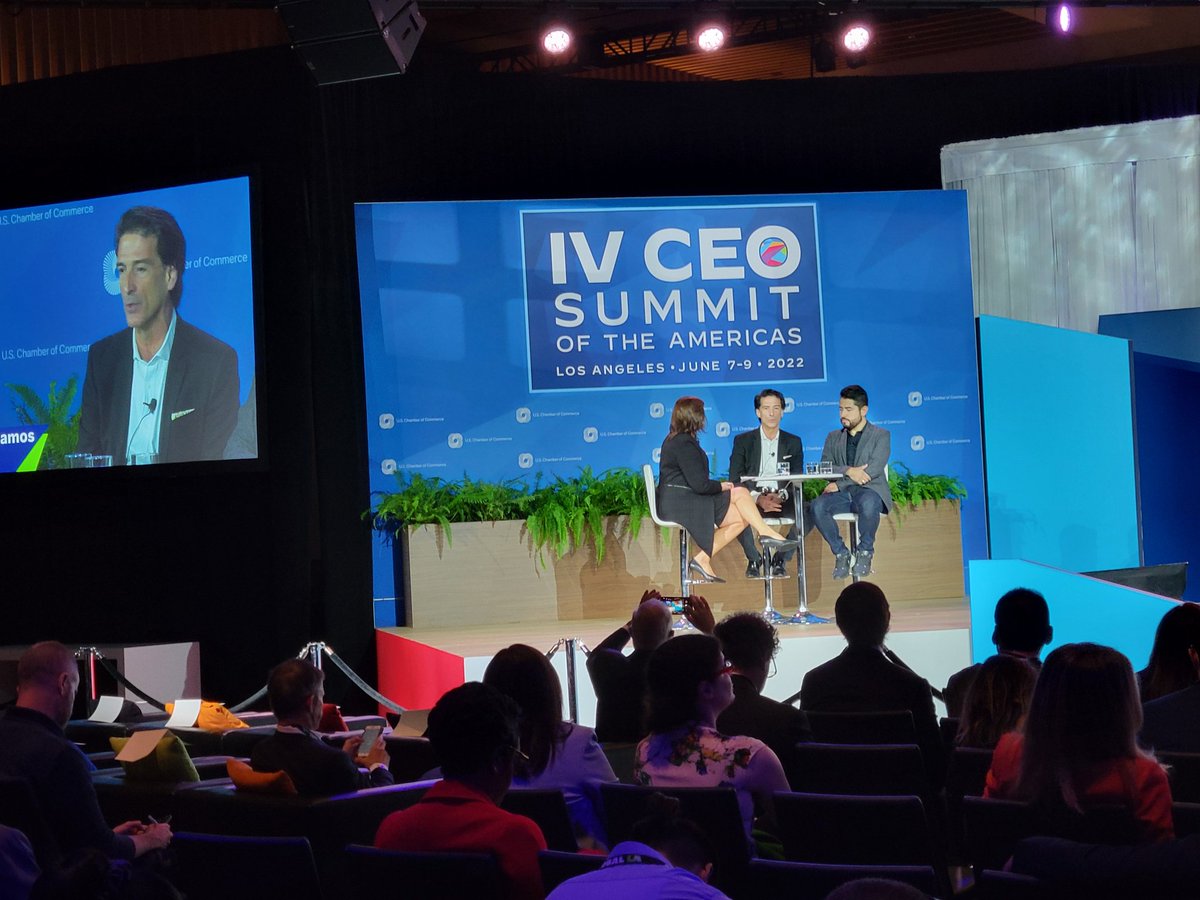 lvgarciag's tweet photo. Mauricio Ramos, CEO de @Millicom y @johnfreddyvega de @platzi hablan con #sandrareed de #amchamquito sobre la
Conectividad Digital para las Américas.
"Digital transformation is essential for our future."
➡️ https://t.co/pbbOrL6txW
@StateDept @USAenEspanol
#IVCEOSUMMIT https://t.co/H6iLbJQh7j