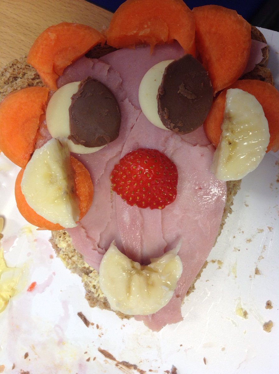 caythorpeclass4's tweet photo. For our Big Bang, we introduced our healthy lifestyle topic 'What makes a perfect picnic' by writing some instructions on how to create a nutritional sandwich. After gathering our ingredients, it was time to get creative! 😋 https://t.co/lj5QJBYGzR