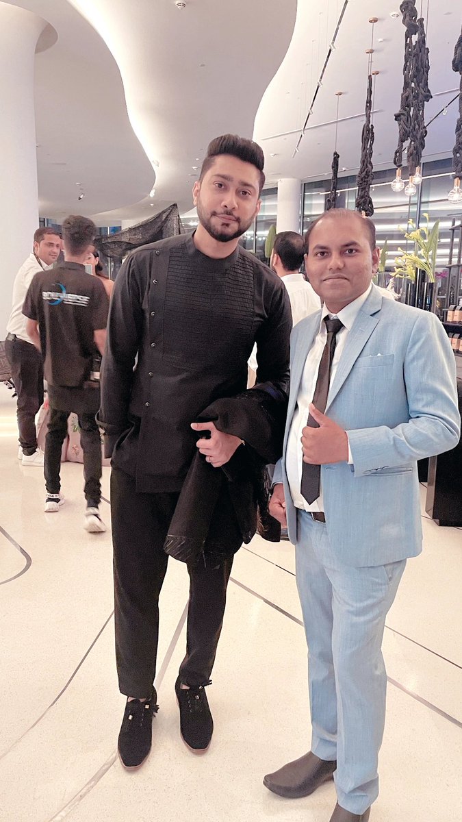 okil_786's tweet photo. #Celebrity - #Zaid_Darbar -Actor/ Dancer/ Social Media Personality
It was absolutely pleasure meeting you. He is the son of famous Bollywood musician #Ismail_Darbar.
#zaiddarbar #dashingpersonality #swagist #socialmediasensation #bollywoodcelebrity #IIFA2022 #YasIsland #ColorsTv https://t.co/k1cxcKSuY4