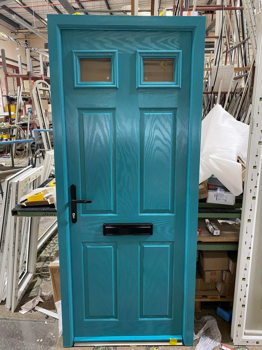 Gardenofedencon's tweet photo. Special colour composite slab and frame finished off today sprayed Caribbean Blue.
All Ready to be dispatched to a local installer.

#Doors #composite #lovecolour #completerange #swindon #FamilyBusiness https://t.co/y5znEC1kU0
