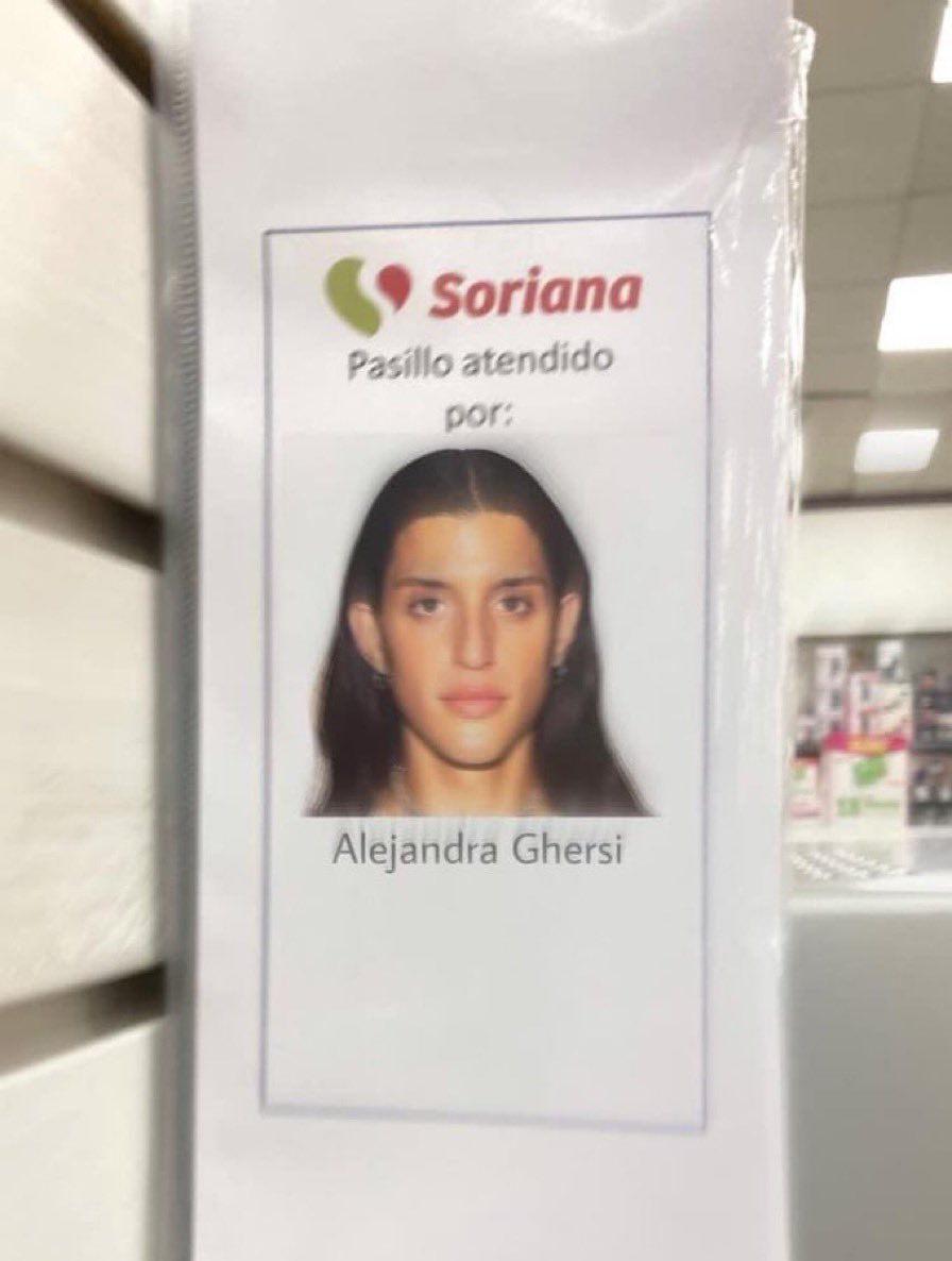 Quiero denunciar a esta empleada de Soriana Plaza del Sol, Guadalajara. Estaba en el pasillo de farmacia y se acercó a decirme qué me podía hacer una pregunta y se puso a preguntar si era maricon, que si sabía como castiga Dios a los homosexuales y cosas así de mal gusto