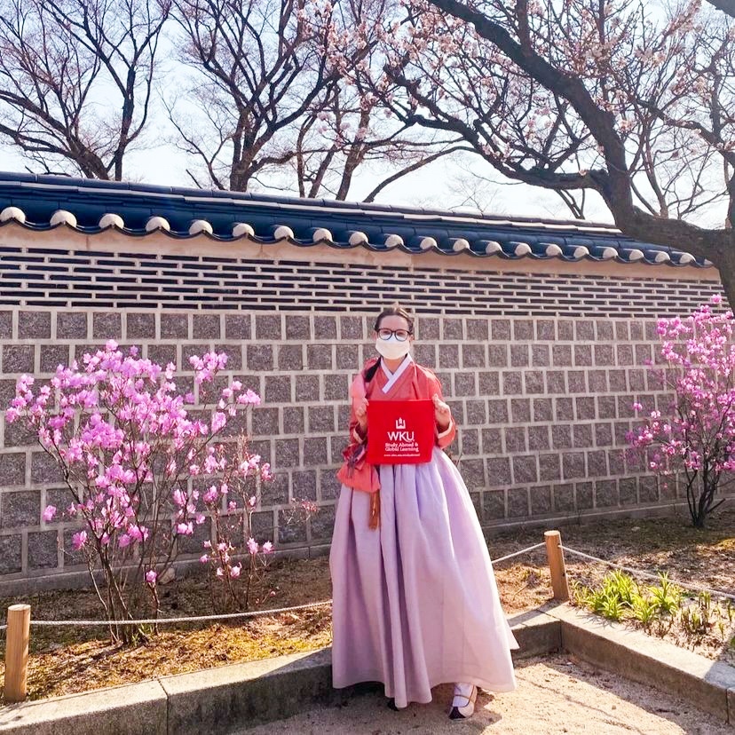 Exploring the Land of Morning Calm!

Lauren Reid <a href="/wrenwentmissing/">Wrenwentmissing</a>
📸Seoul, Korea
📍CIS Abroad Semester in South Korea- Sogang University