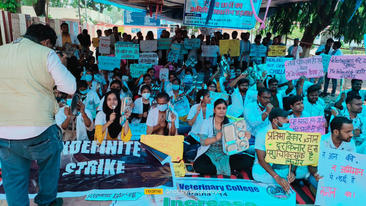 <a href="/UtkarshSingh_/">Utkarsh Singh</a> #IncreaseInternshipAllowance 
#BVC_On_Strike
#IncreasePgFellowship
<a href="/Nitishkumar/">Nitish Kumar</a>
