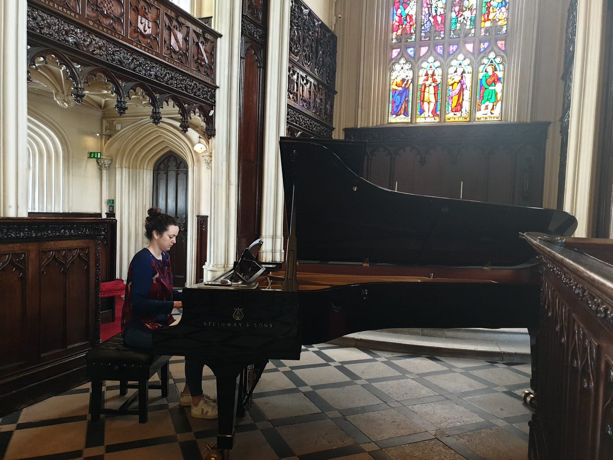 LindaOSF's tweet photo. Pianists rehearsing  here in #ChapelRoyal @dublincastleopw for tonight’s @GreatMusicIrl #MusicForFriends concerts at 6.00pm &amp; 8.00pm performed by #pianists @mairecarroll @RuthMcGinley @ThereseFahy #VeronicaMcSwiney and @finnmoynihan for front line and other key workers #pandemic https://t.co/kFQgr5M4nl