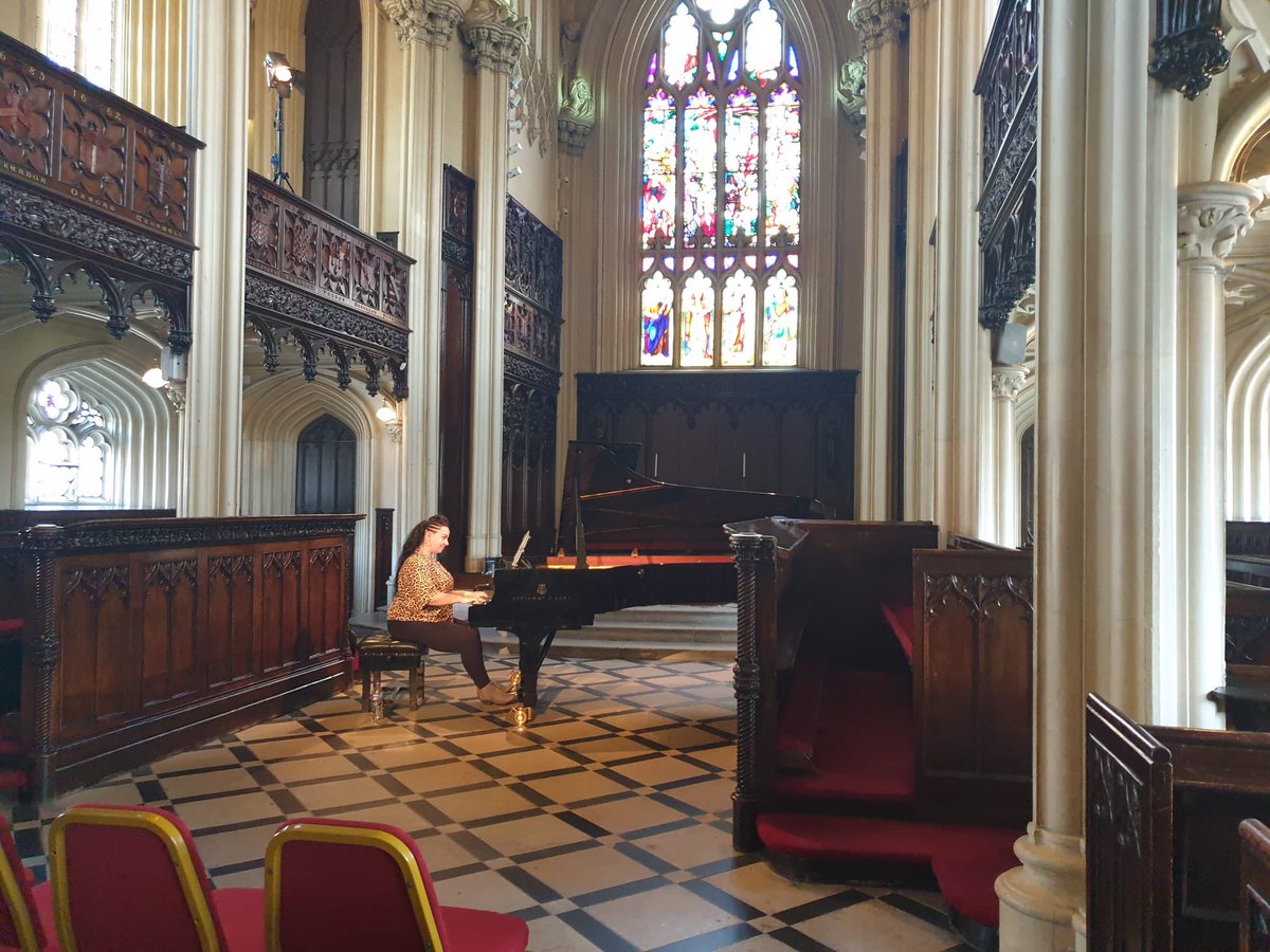 LindaOSF's tweet photo. Pianists rehearsing  here in #ChapelRoyal @dublincastleopw for tonight’s @GreatMusicIrl #MusicForFriends concerts at 6.00pm &amp; 8.00pm performed by #pianists @mairecarroll @RuthMcGinley @ThereseFahy #VeronicaMcSwiney and @finnmoynihan for front line and other key workers #pandemic https://t.co/kFQgr5M4nl