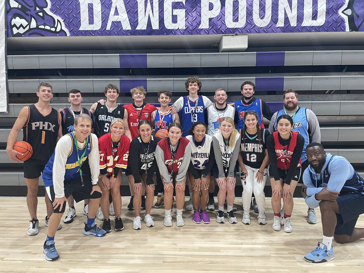 NIKE🏀Staff in Fayetteville is all in on Jersey Day!! @usscbasketball @elitehoops