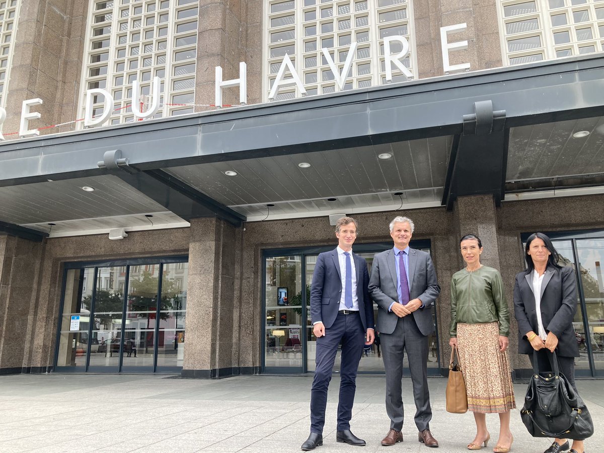 JBGastinne's tweet photo. Visite du futur Poste d’Information Voyageur @train_nomad @RegionNormandie @SNCF et de la gare du #Havre dont les travaux de façade viennent de s’achever, avec @MarleneDolveck, Directrice Générale @ConnectGares @GroupeSNCF https://t.co/tb9eeiHVqh