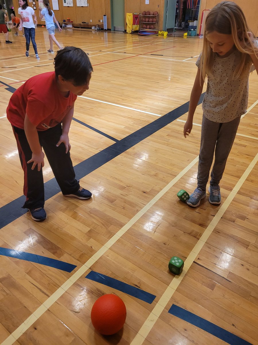 physedteachCCES's tweet image. Math and Phys Ed collaboration. Beat the clock with grades 2,3 and 4! #mathmovement #catching #beattheclock #operations #watcheuslearn @TCRCE_NS