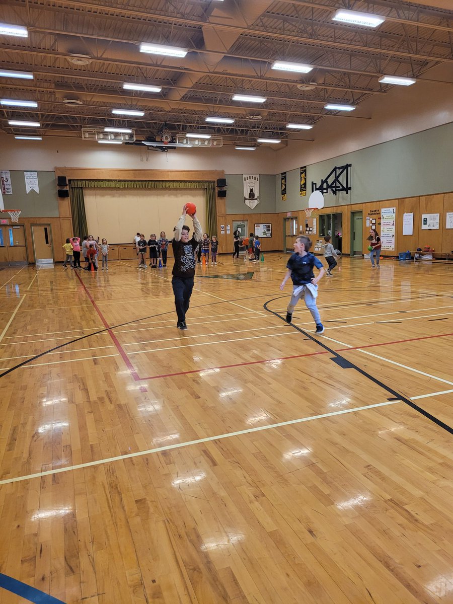 physedteachCCES's tweet image. Math and Phys Ed collaboration. Beat the clock with grades 2,3 and 4! #mathmovement #catching #beattheclock #operations #watcheuslearn @TCRCE_NS
