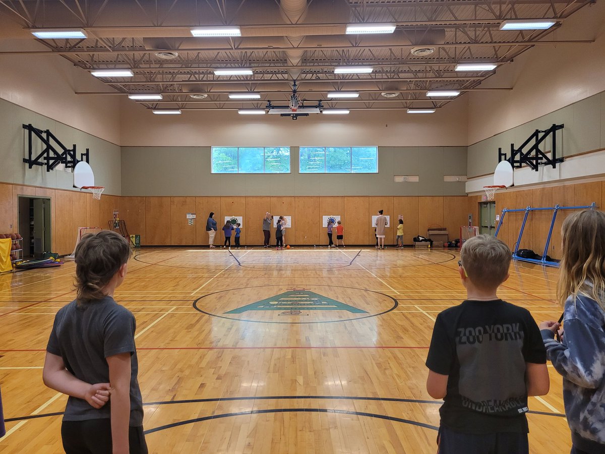 physedteachCCES's tweet image. Math and Phys Ed collaboration. Beat the clock with grades 2,3 and 4! #mathmovement #catching #beattheclock #operations #watcheuslearn @TCRCE_NS
