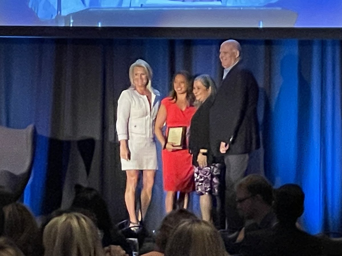 Amanda Schmitter tweet media