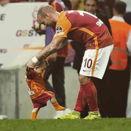 Happy Birthday Wesley Sneijder And Glad You Are From Galatasaray I Love You King  