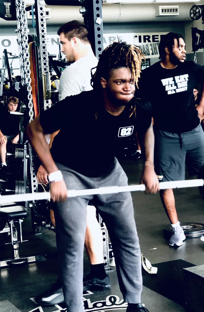 VandalFootball's tweet photo. Day by day we get better and better…🟡🧱x🧱 #GoVandals #CantCheatTheGrind https://t.co/hI7qLtAtTx