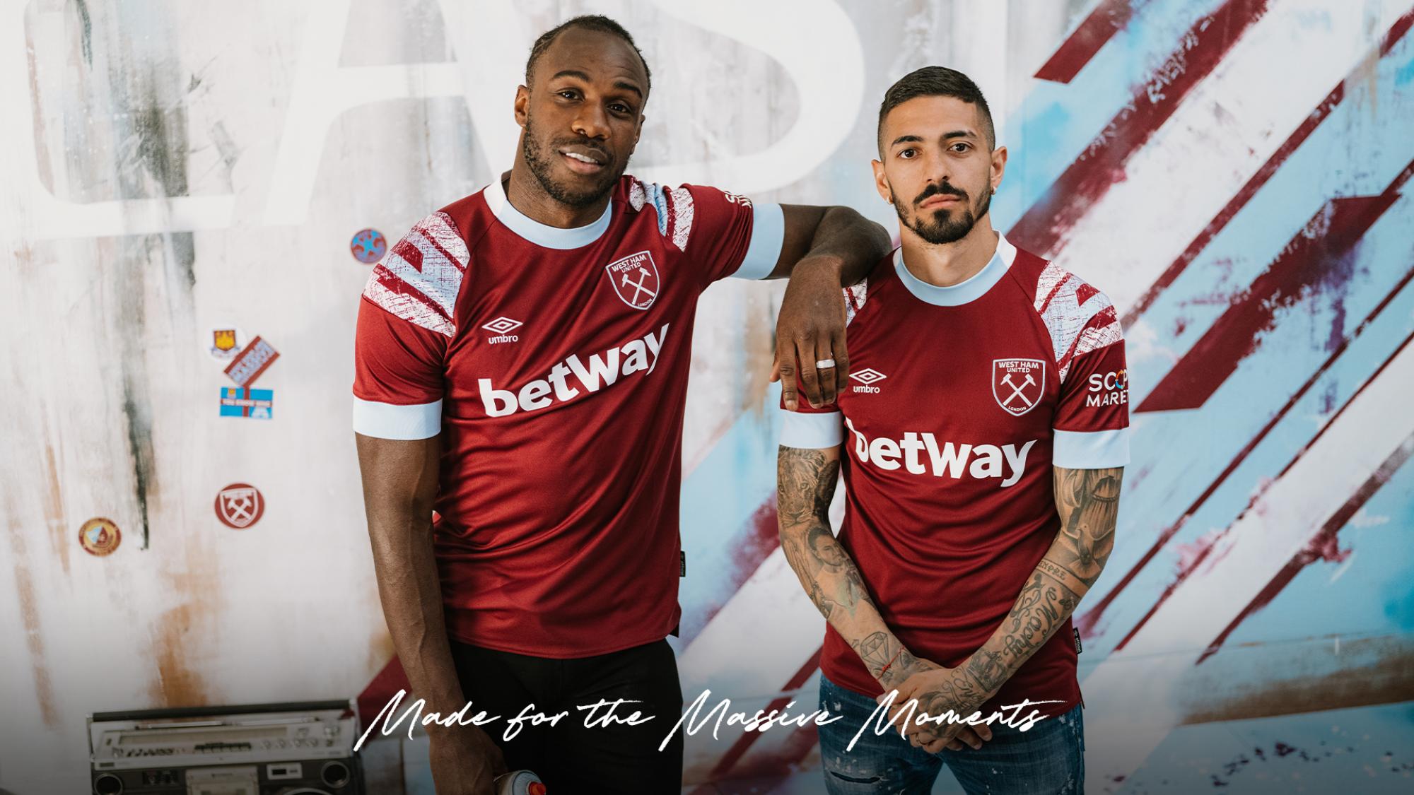 nacionalismo Perla Siete Lanzamiento del kit: West Ham 2022-23 Local por Umbro