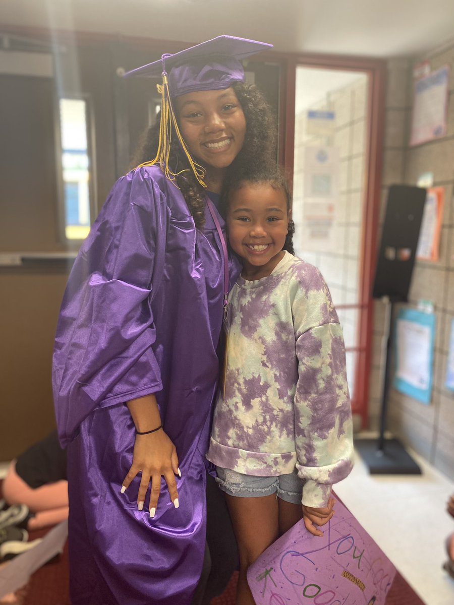 We love this Ellington tradition 💜 💛