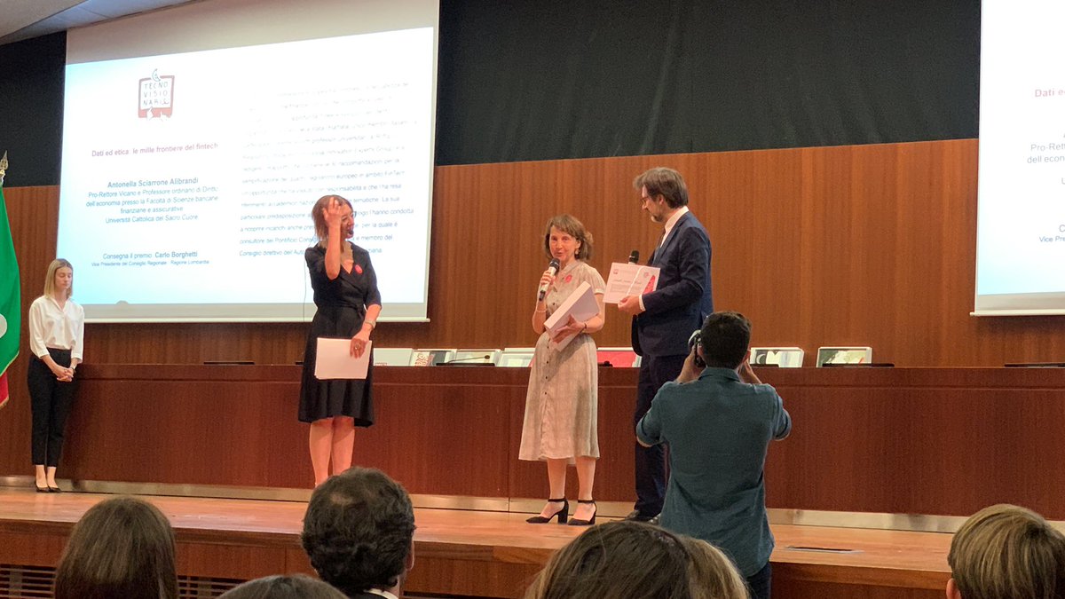 1^ premiata: “Dati ed etica: le mille frontiere del #fintech” Antonella Sciarrone Alibrandi, Pro-Rettore Vicario e Professore ordinario di Diritto dell’economia @ la Facoltà di Scienze bancarie, finanziarie e assicurative, Università Cattolica del Sacro Cuore #tecvis #womentech