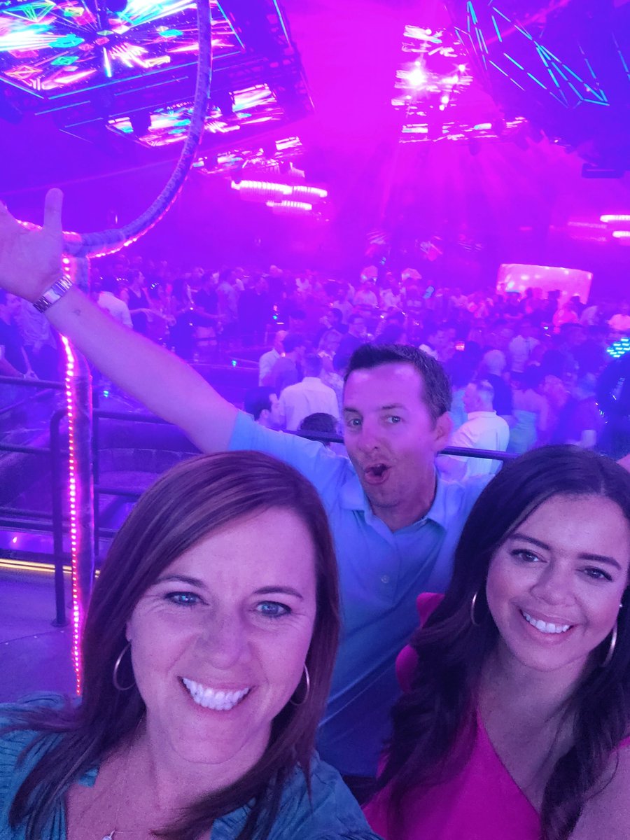 SandiSynnex's tweet photo. It isnt #Infocomm22 without an #AVSelfie!  #AVTweeps #AVisLife #partnershipsmatter @TDSYNNEX #VISUALSolv #COLLABSolv https://t.co/26tzLKjSKy